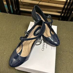 Giani Bernini memory foam navy Mary Jane heel